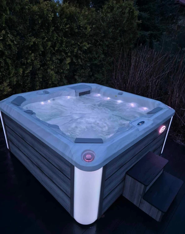 Wanna Z Hydromasażem Tebas LuxSpa Wifi 10