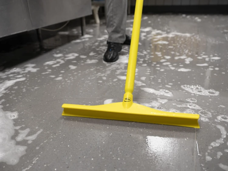 Ściagaczka Do Wody Szatni Prysznica Zgarniacz Basenowy Vikan 4