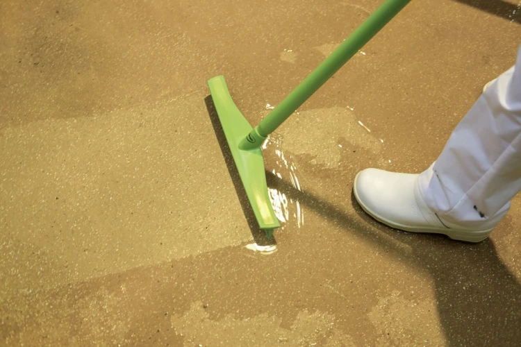 Ściagaczka Do Wody Szatni Prysznica Zgarniacz Basenowy Vikan 10