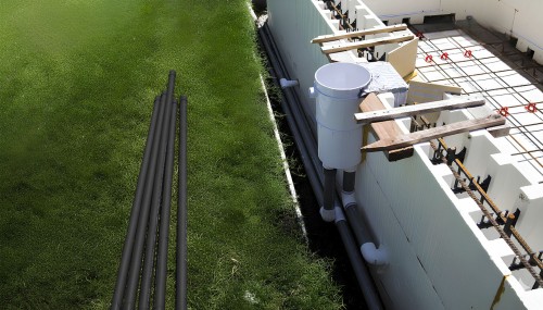 Budowa Basenu Samodzielnie - Etap 2 Rury Instalacja Rurociągi.jpg