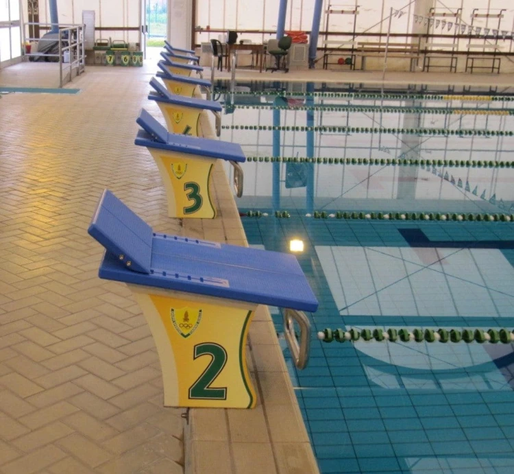 Słupek Basenowy Startowy Niski ZETA Z Belką Do Nogi Zakrocznej 12
