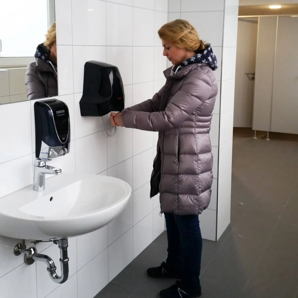 Suszarka Basenowa Do Rąk Starmix Airstar T-C1 czarna